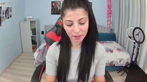 Snapshot of small_horny_girl chatting on October 2025 06:25:02 AM small_horny_girl online show from October 2025 06:25:02 AM