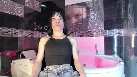 Small Hot19 online show from October 2025 08:56:02 AM