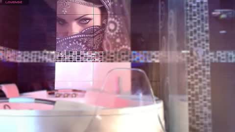 Small Hot19 online show from November 2025 09:34:01 AM