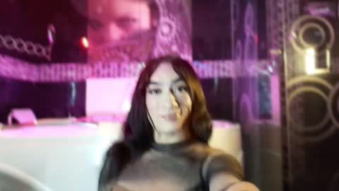 Small Hot19 online show from February 2026 09:50:01 AM