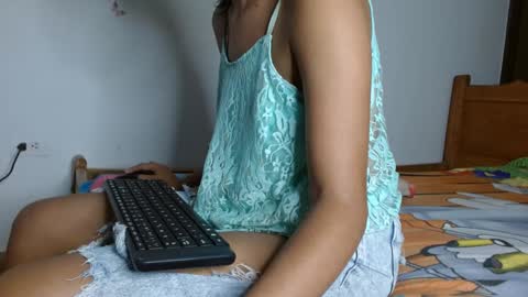 Snapshot of smallflorecita chatting on January 2025 09:00:01 AM smallflorecita online show from January 2025 09:00:01 AM