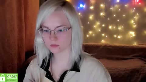 smallimpmeili online show from December 2025 09:23:02 PM