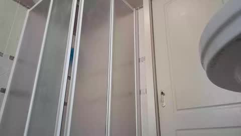 smallone8825 online show from April 2026 11:30:02 AM