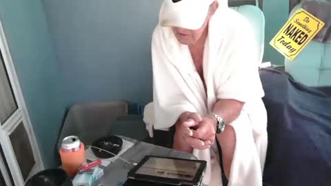 Daddy online show from December 2025 02:02:02 PM