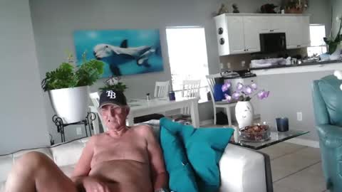 Daddy online show from April 2026 04:04:01 PM