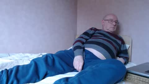 Snapshot of smallsteve562 chatting on February 2026 12:44:02 PM Steve online show from February 2026 12:44:02 PM