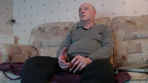 Snapshot of smallsteve562 chatting on February 2026 07:36:02 PM Steve online show from February 2026 07:36:02 PM