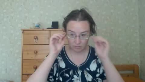 Snapshot of smart_rose chatting on June 2026 08:42:01 AM smart_rose online show from June 2026 08:42:01 AM