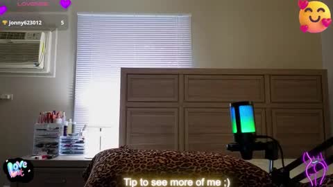 Snapshot of smexy_bun chatting on November 2025 07:49:02 PM Smexy online show from November 2025 07:49:02 PM