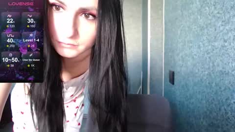 smile_cute_fox online show from September 2025 08:19:01 AM