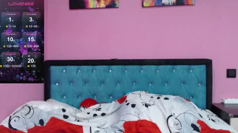 smile_cute_fox online show from October 2025 11:55:01 AM