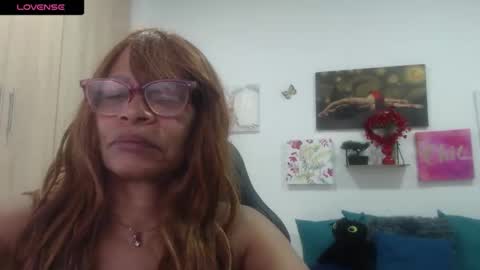 Snapshot of smilet_milf chatting on April 2026 12:31:01 PM Smileth online show from April 2026 12:31:01 PM