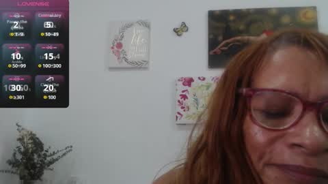 Snapshot of smilet_milf chatting on April 2026 05:32:02 PM Smileth online show from April 2026 05:32:02 PM