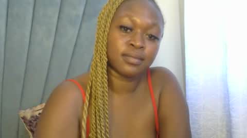 smiley_berry online show from November 2025 08:37:01 AM