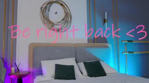 Snapshot of smiley_mia_ chatting on February 2025 08:11:01 AM Mia online show from February 2025 08:11:01 AM