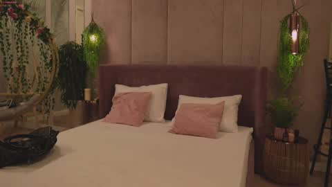 Snapshot of smiley_mia_ chatting on November 2025 05:08:02 AM Mia online show from November 2025 05:08:02 AM