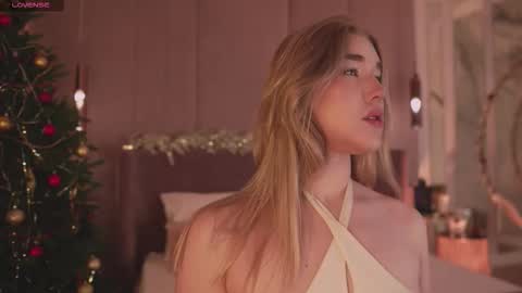 Snapshot of smiley_mia_ chatting on December 2025 05:01:02 AM Mia online show from December 2025 05:01:02 AM