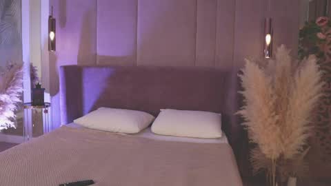 Mia online show from April 2026 05:46:01 AM