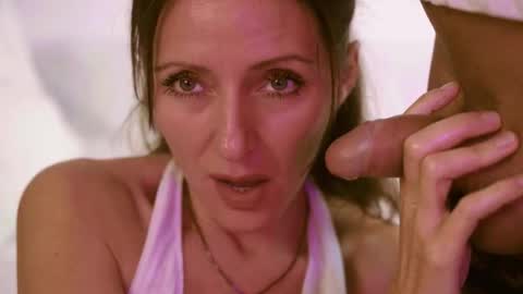 Snapshot of smilinglove chatting on November 2025 06:15:02 AM Tati  San online show from November 2025 06:15:02 AM