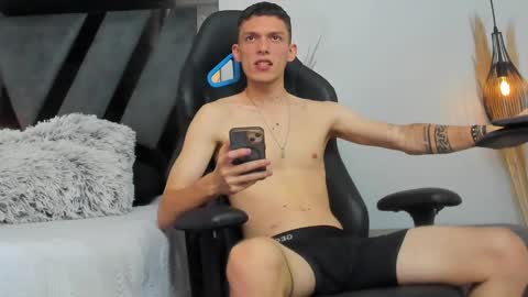 Snapshot of smitgrey chatting on November 2025 10:20:02 PM SMIT online show from November 2025 10:20:02 PM