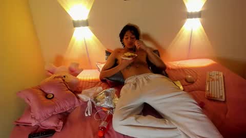 smitt jr online show from February 2026 02:19:02 AM