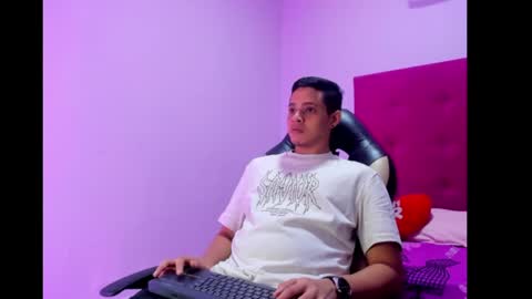 Snapshot of smith_taylor7 chatting on January 2025 02:45:02 AM smith_taylor7 online show from January 2025 02:45:02 AM