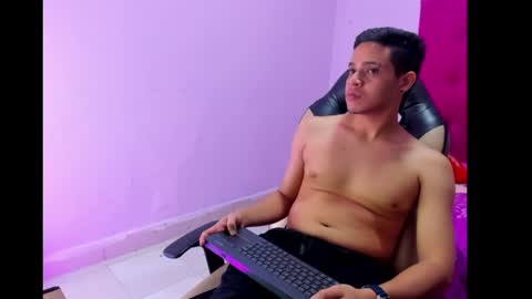 Snapshot of smith_taylor7 chatting on January 2025 08:57:02 AM smith_taylor7 online show from January 2025 08:57:02 AM