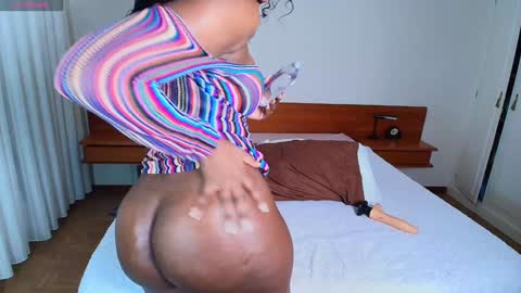 Shani Smith online show from December 2024 01:49:01 PM