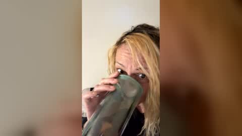 Snapshot of smittenkitten808 chatting on April 2026 04:37:02 PM smittenkitten808 online show from April 2026 04:37:02 PM