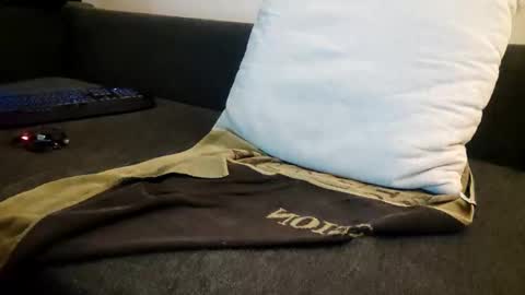 Snapshot of smokeandwatching chatting on January 2025 03:57:01 AM Smokeandwatching online show from January 2025 03:57:01 AM