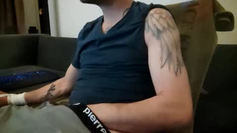 Snapshot of smokeandwatching chatting on March 2025 09:29:02 PM Smokeandwatching online show from March 2025 09:29:02 PM