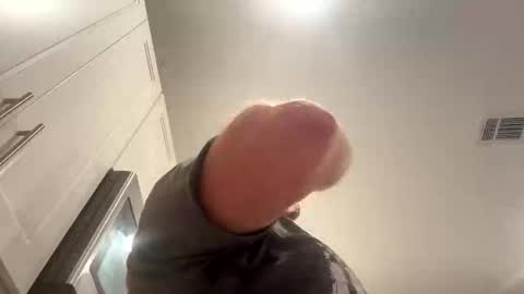 Snapshot of smokeymt420 chatting on October 2025 05:10:02 AM smokeymt420 online show from October 2025 05:10:02 AM