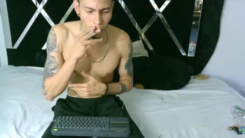 Snapshot of smooke_skinny chatting on January 2025 12:59:02 AM Daniel Aston online show from January 2025 12:59:02 AM