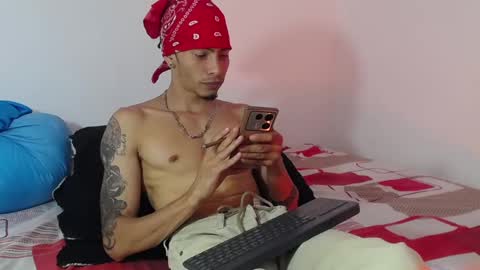 Snapshot of smooke_skinny chatting on September 2025 07:58:02 PM Daniel Aston online show from September 2025 07:58:02 PM