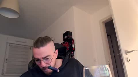 AllDayIDream online show from October 2025 06:59:01 PM