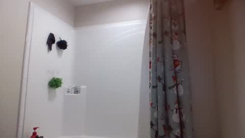 Snapshot of smoothvodka chatting on February 2025 02:34:01 AM Bambi--Vodka online show from February 2025 02:34:01 AM