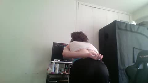 Snapshot of smoothvodka chatting on September 2025 07:26:02 PM Bambi--Vodka online show from September 2025 07:26:02 PM