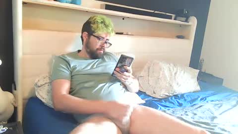 Snapshot of snackonzach chatting on September 2025 03:12:02 PM snackonzach online show from September 2025 03:12:02 PM