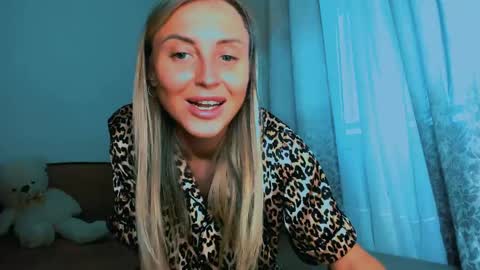 Sneja online show from April 2026 04:42:02 PM