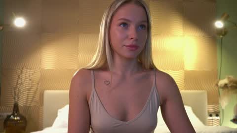 Candice Snow online show from December 2024 01:36:02 PM