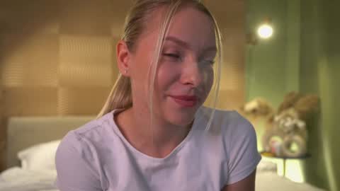 Candice Snow online show from December 2024 02:22:01 PM