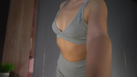 Candice Snow online show from February 2025 07:22:02 PM