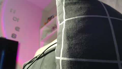 snow_lady121 online show from May 2026 05:08:02 PM