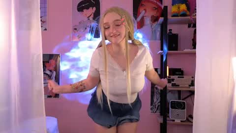 Ellie online show from May 2026 05:37:01 AM