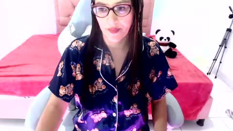 Snapshot of snowhot_69 chatting on July 2026 10:11:01 AM snowhot_69 online show from July 2026 10:11:01 AM