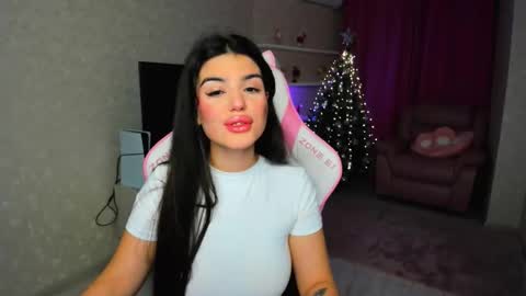 Snapshot of snowingwinter chatting on December 2025 07:30:02 PM snowingwinter online show from December 2025 07:30:02 PM