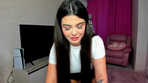 Snapshot of snowingwinter chatting on December 2025 07:21:01 PM snowingwinter online show from December 2025 07:21:01 PM