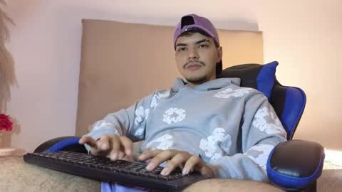 Snow online show from November 2025 02:22:02 AM