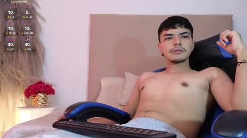 Snapshot of snowlann chatting on November 2025 11:43:01 AM Snow online show from November 2025 11:43:01 AM