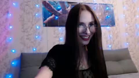 SnowWhate 00 online show from June 2026 07:07:01 PM